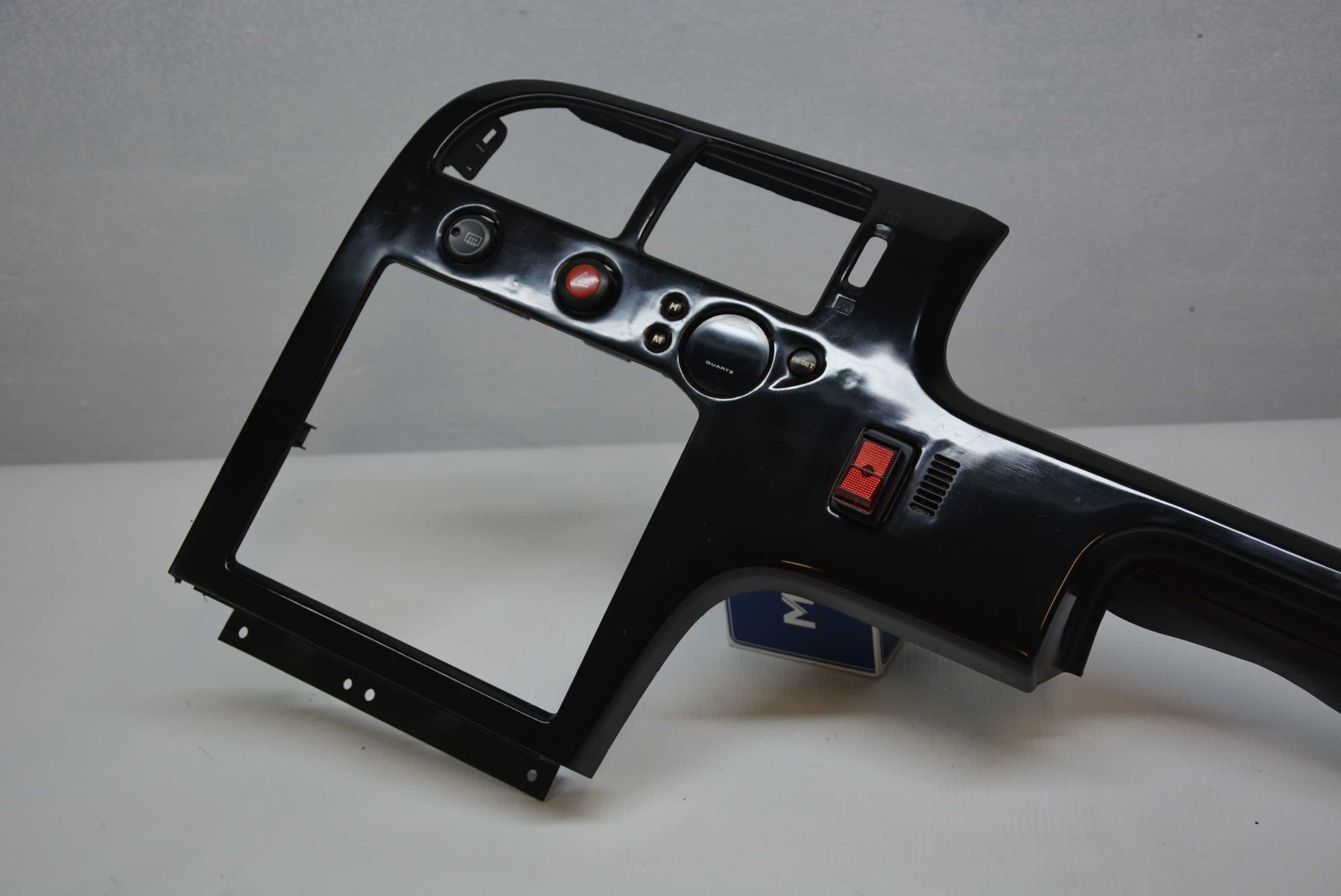 Nissan Skyline R33 panel kokpit deska konsola