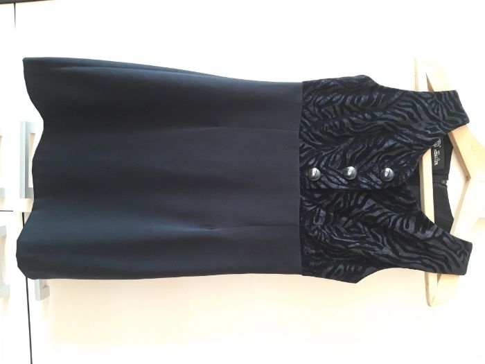 Продам черный комплект из платья и кардигана