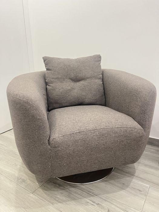 Poltronas giratorias Moderna e Confortavel