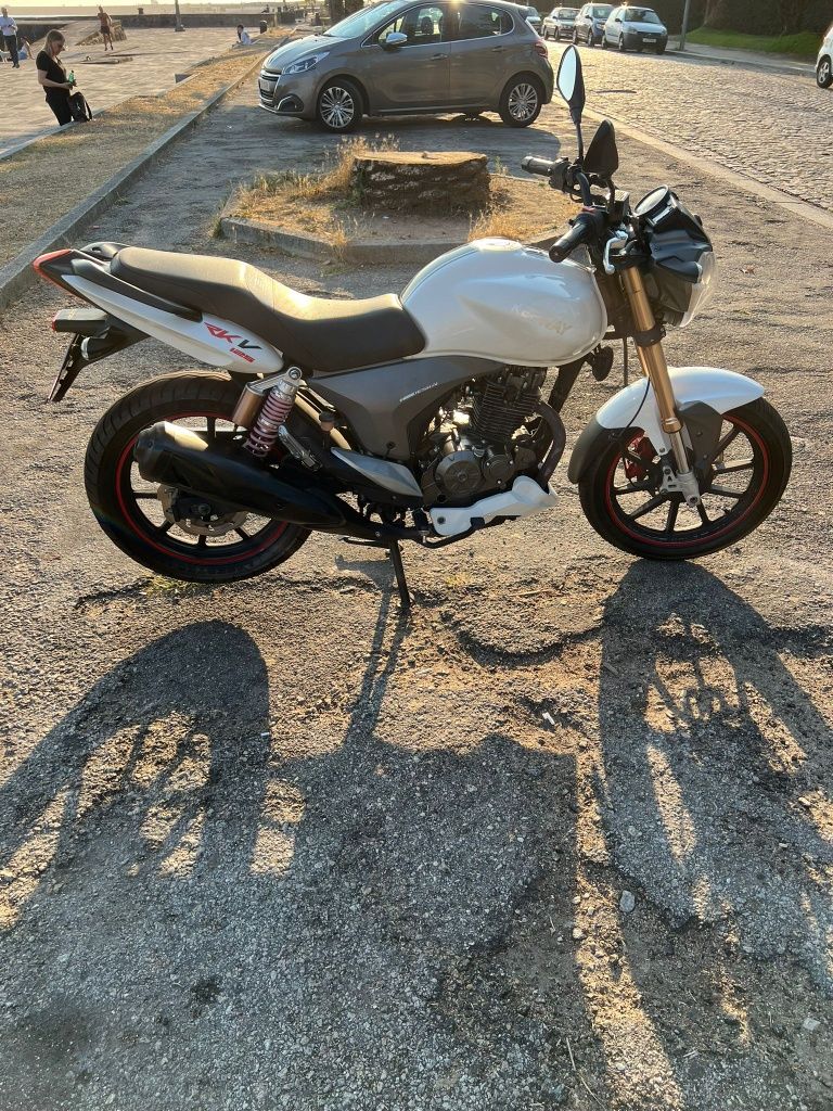 Keeway rkv 125 como nova
