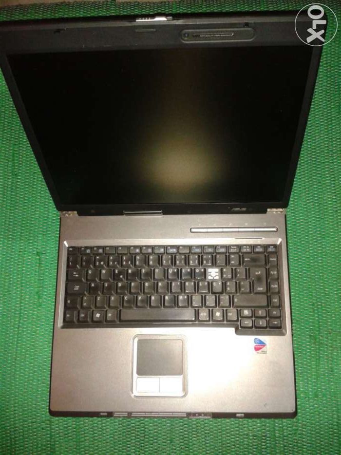 Portátil avariado Asus A3000, já sem algumas peças.