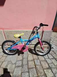 Bicicleta de menina como nova