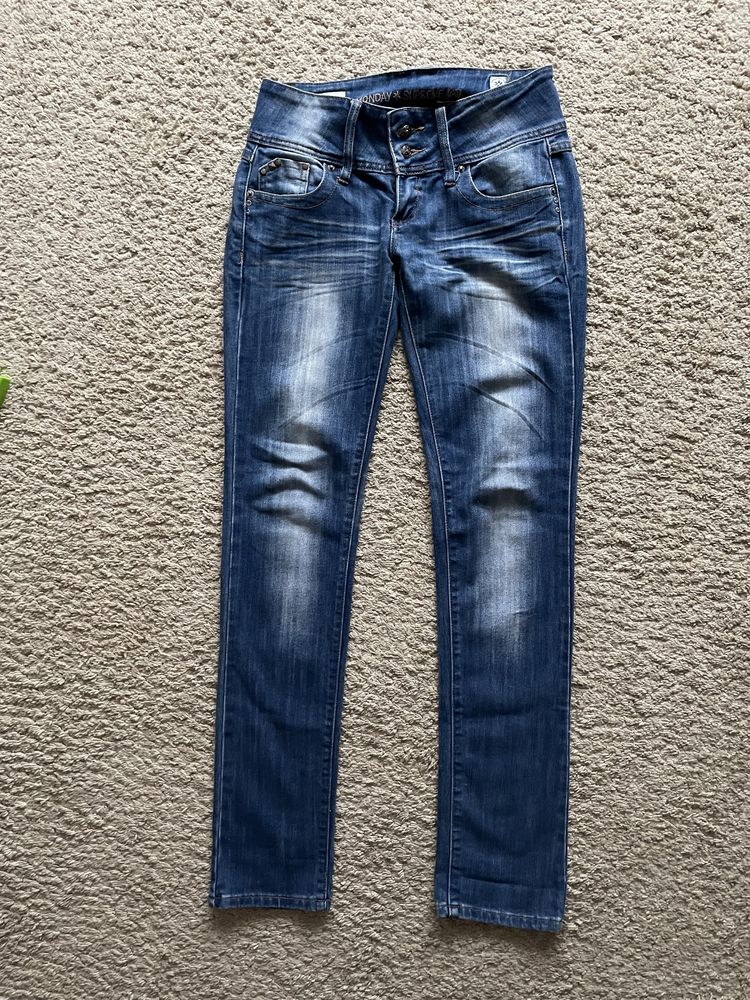 Spodnie  jeans r. 40