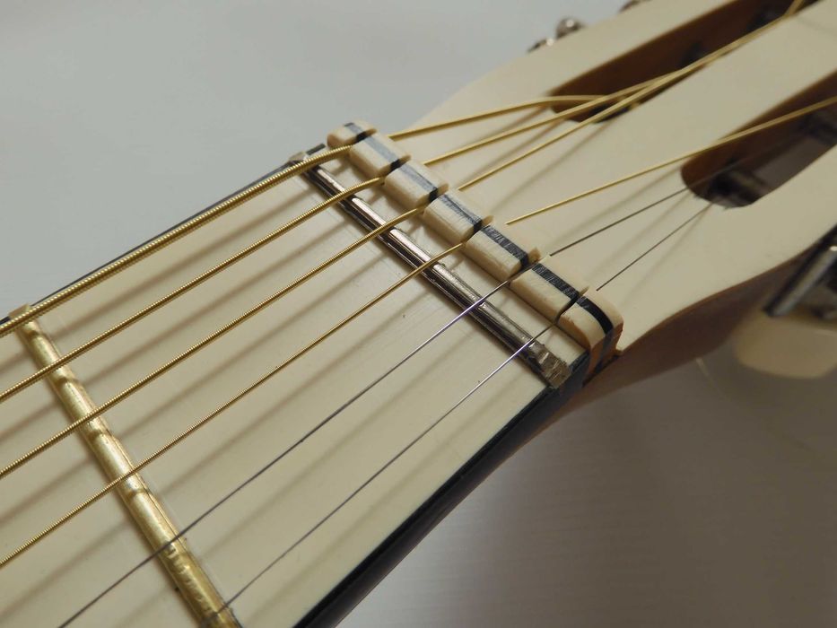 Gitara akustyczna polska