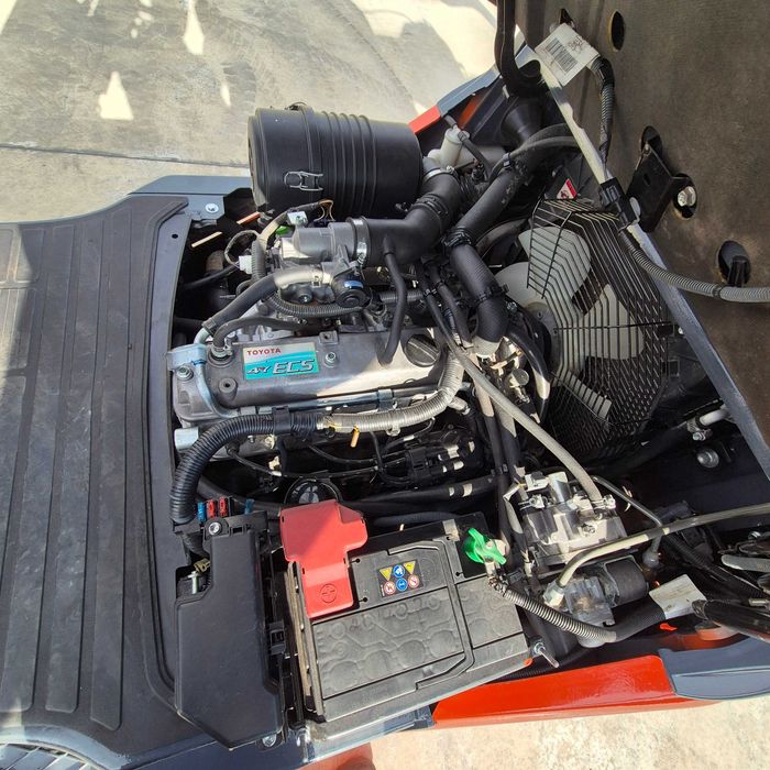 TOYOTA 1,5 тон Кабіна