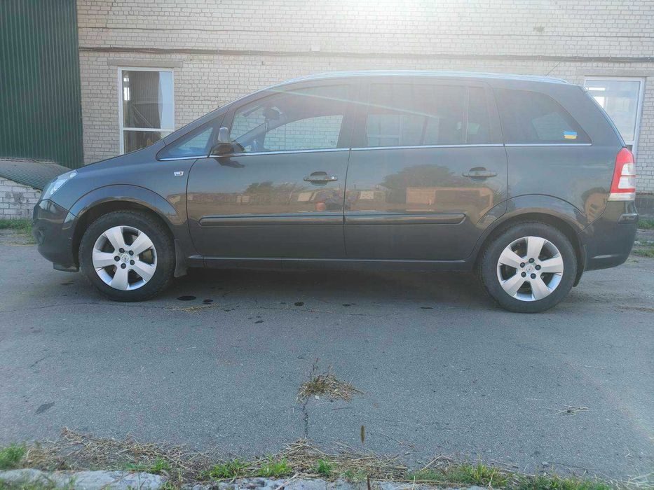 Opel Zafira 2012