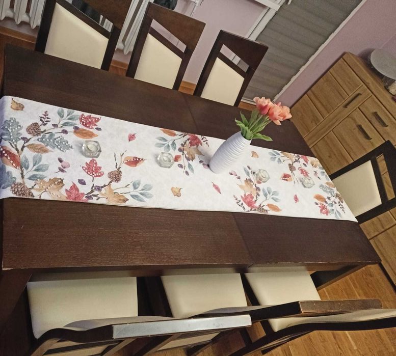 Stół z 8 krzesłami