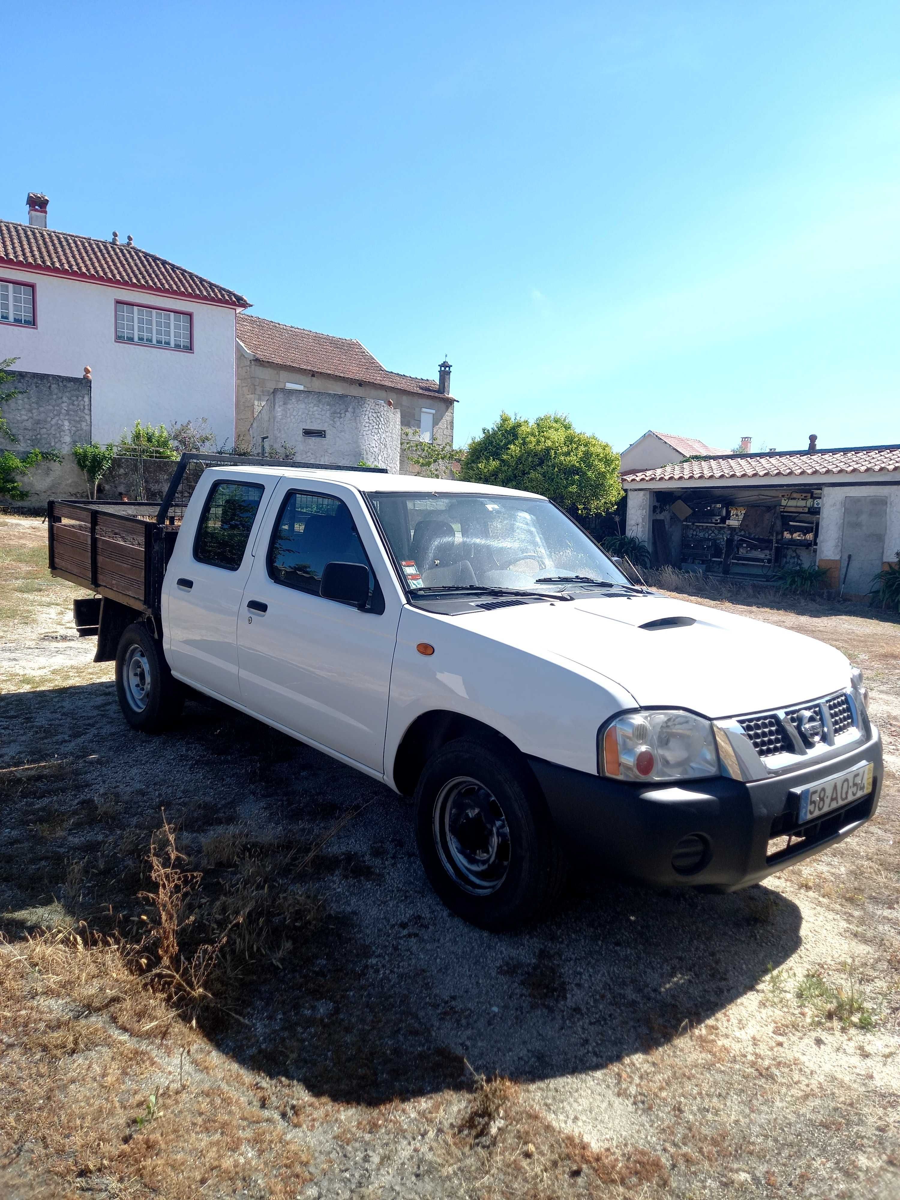 Vendo Nissan Navara, cabine dupla.