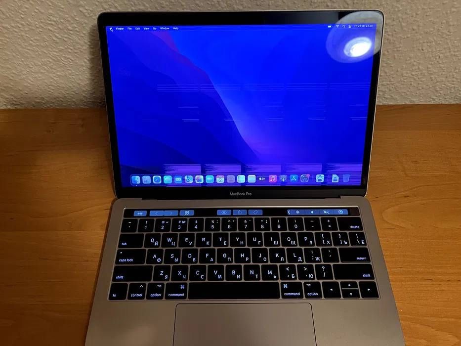 MacBook Pro (13-inch, 2017 Four  Thunderbolt 3 Ports)   500 SSD