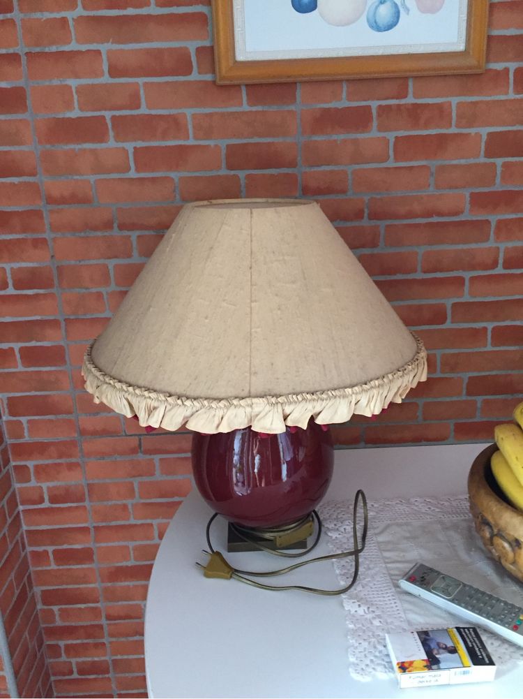 Par candeeiros de mesa