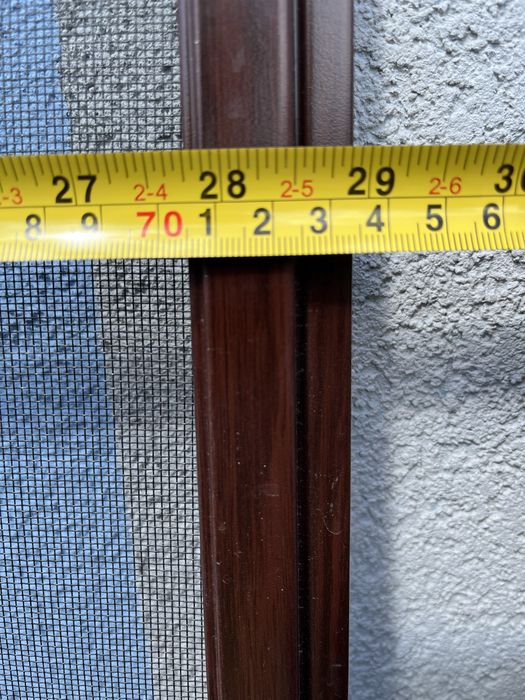 Moskietiera na okno kolor mahoń 134 x 74,5