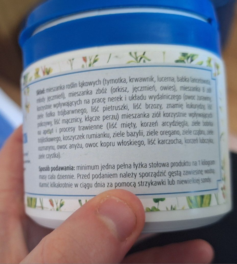 Nefroprotetyczna karma ratunkowa Dr. Ziętek oraz Nefro-herb