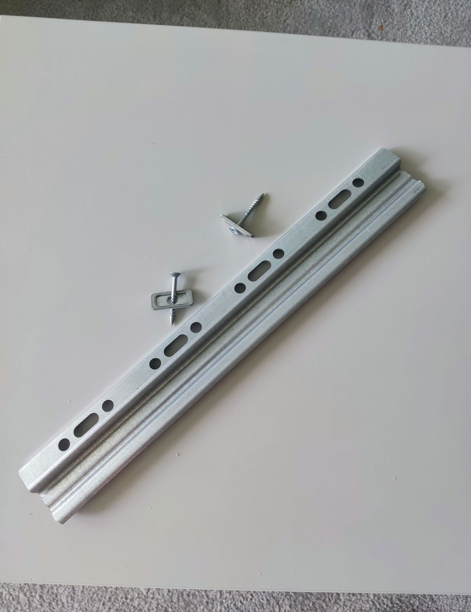 Stan idealny Półka Ikea Eket 35x35x35 jasnoszary z szyną montażową