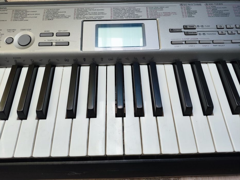 Синтезатор Casio LK-120 Key Lighting System підсвітка клавіш.