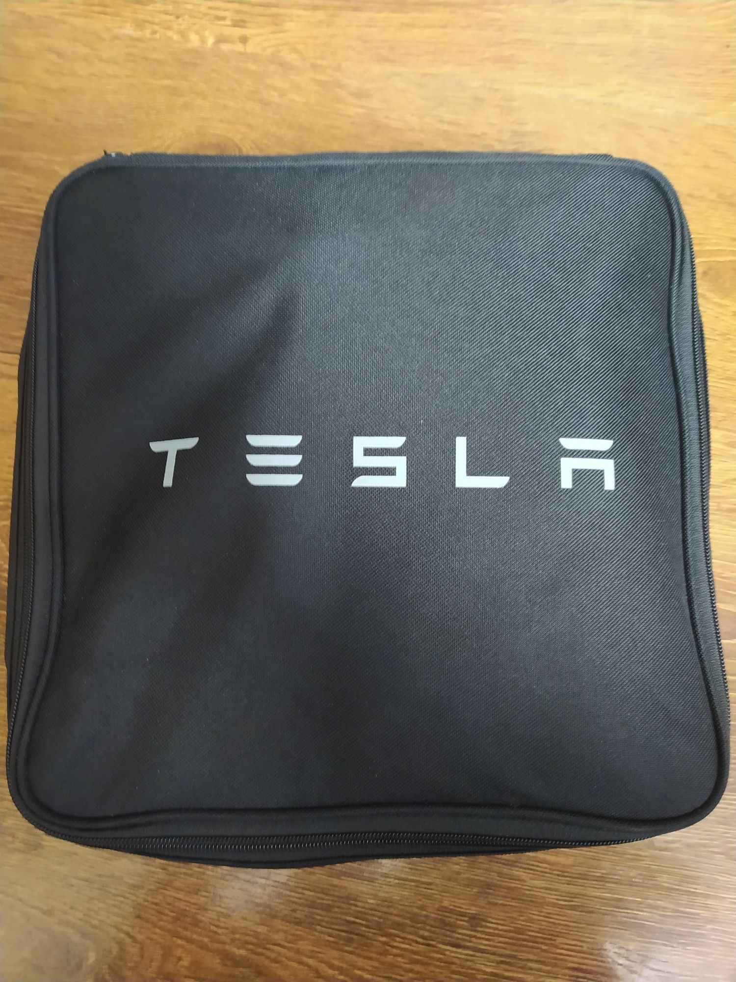 Зарядний пристрій для електромобіля Tesla Mobile Connector,32A, Type2,