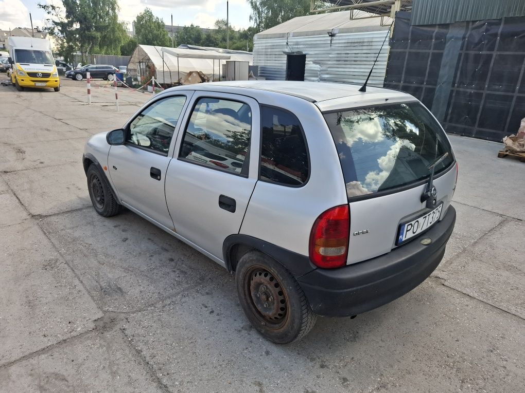 Opel Corsa 1.4 benzyna 1998