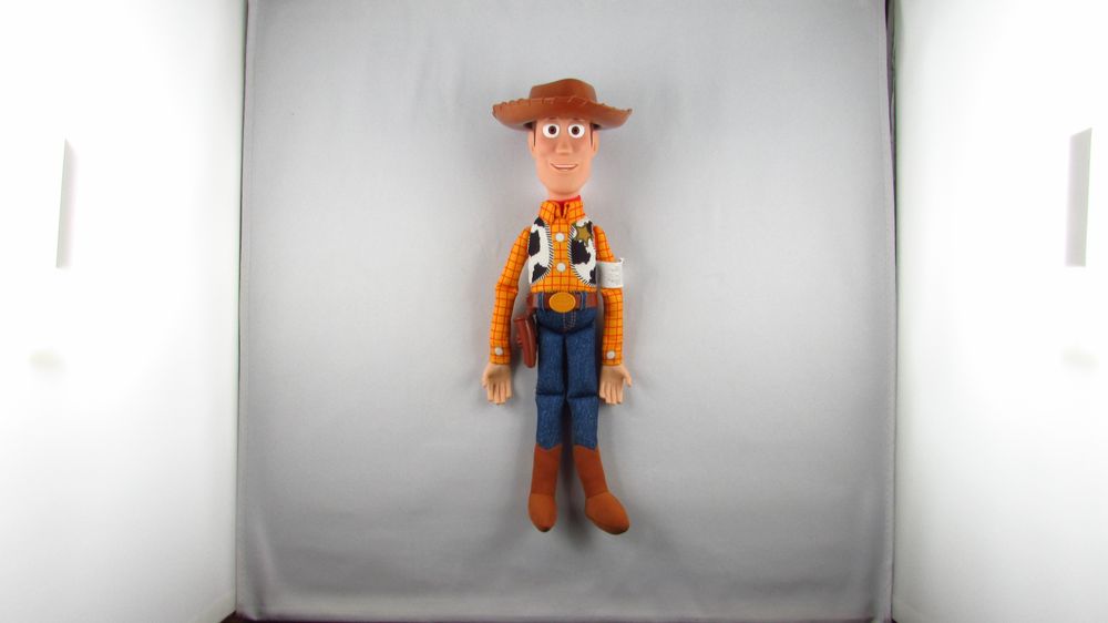 THINKWAY TOYS Disney Toy Story Szeryf Chudy Woody  gadający 37 cm 1