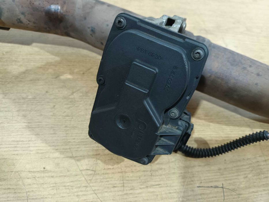 Rura katalizatora kolektora łącznik przepustnica nastawnik Passat B8