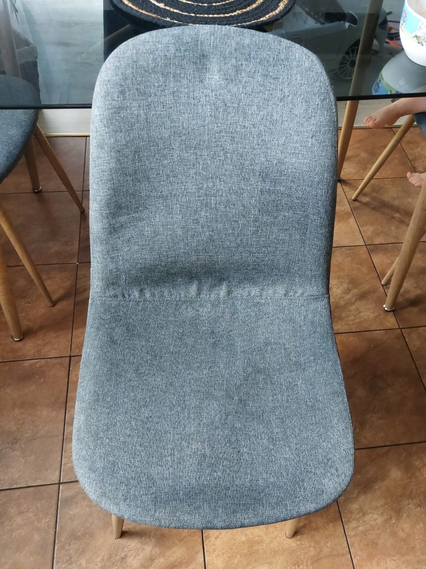 Stół ze szklanym blatem plus krzesła