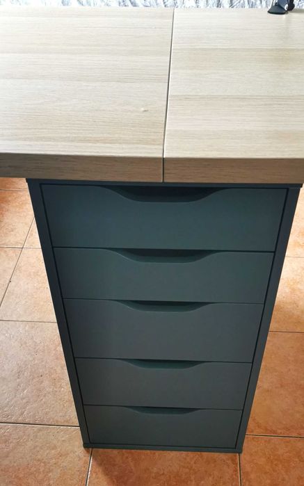 Secretária Ikea com gaveteiro