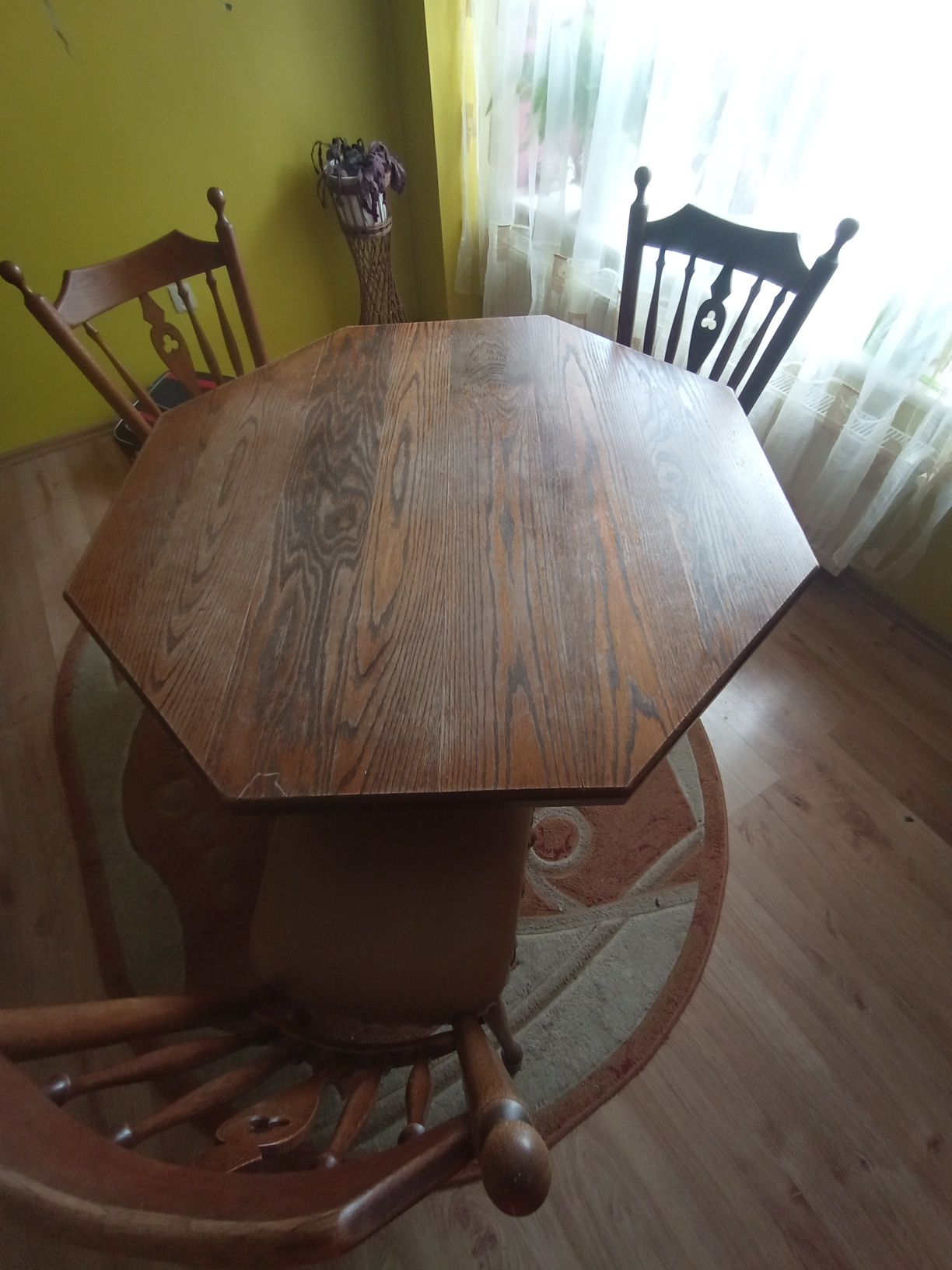 Stół  z krzesłami