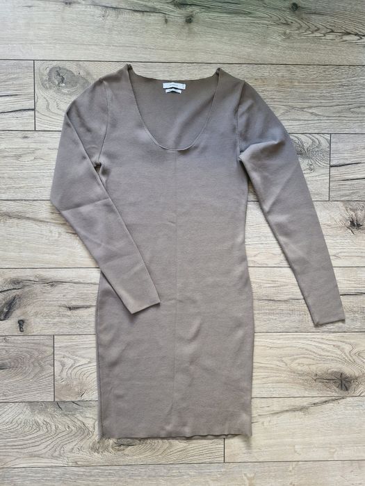 Dopasowana sukienka Reserved rozmiar M