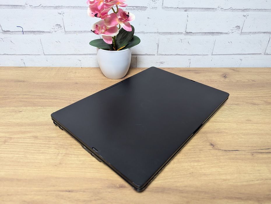 Крутий, стильний , 4-х ядерний ноутбук Fujitsu T938