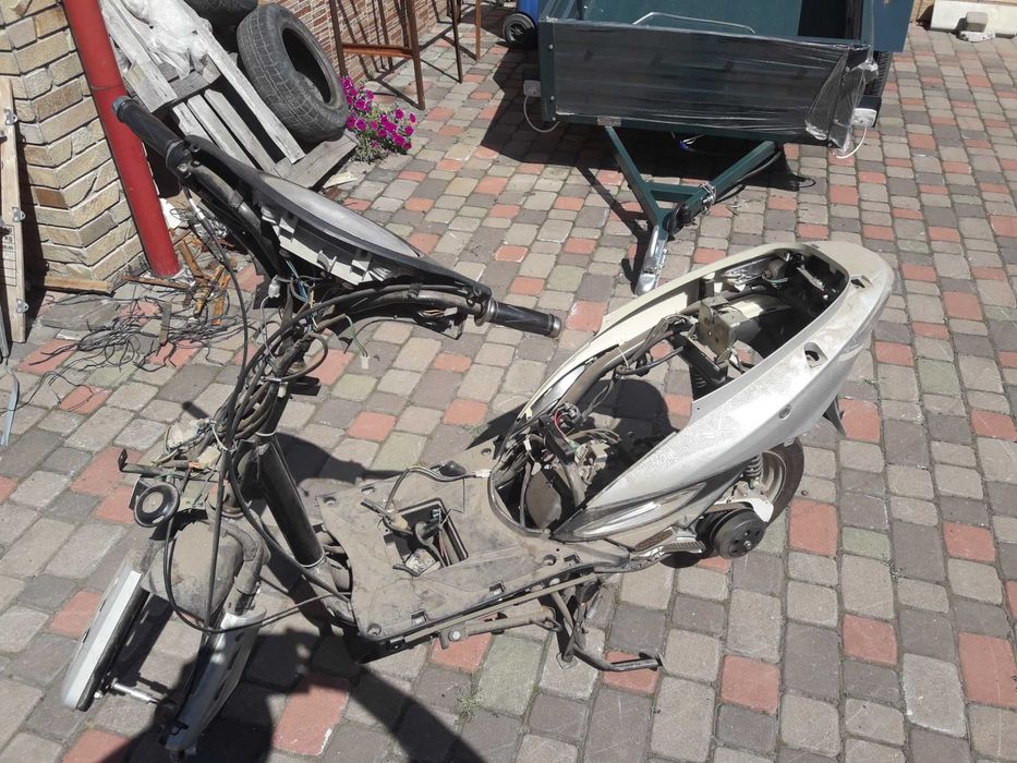 Продам раму  скутера 80-150 куб