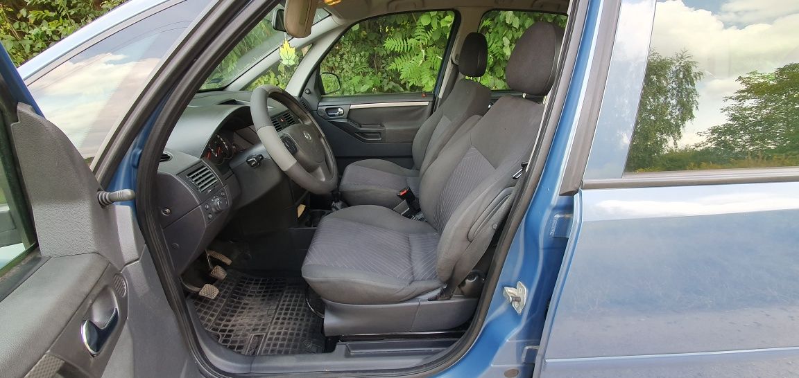 Opel Meriva 2006r. 1.3 CDTI 75KM. 2 Kpl. Opon.Stan dobry.