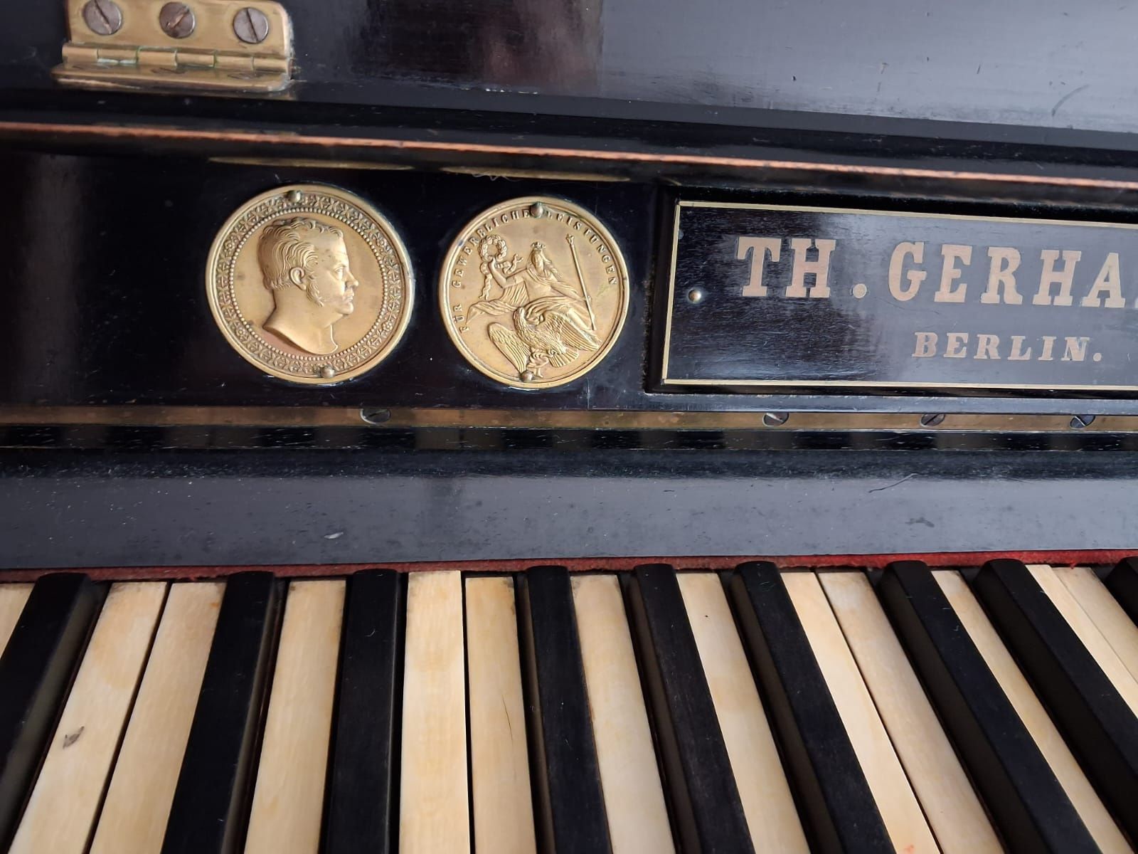 Pianino marki TH.GERHARDT Berlin