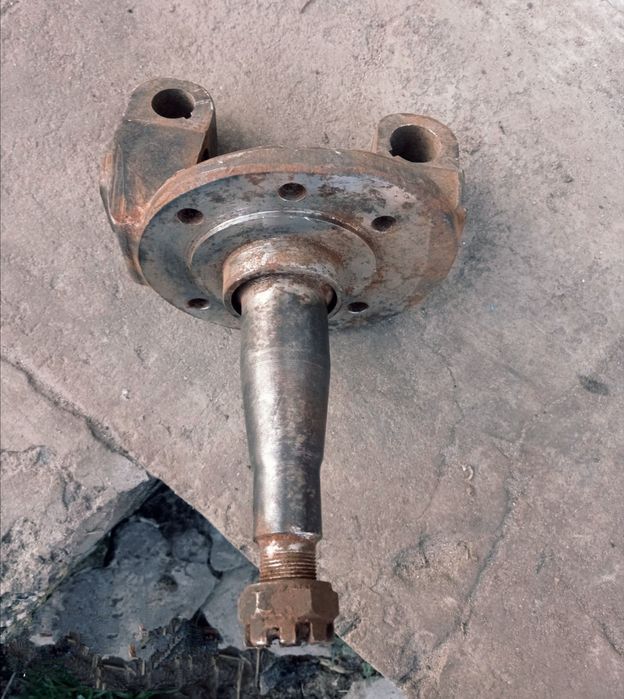 Кулак поворотний лівий (цапфа) ГАЗ-53