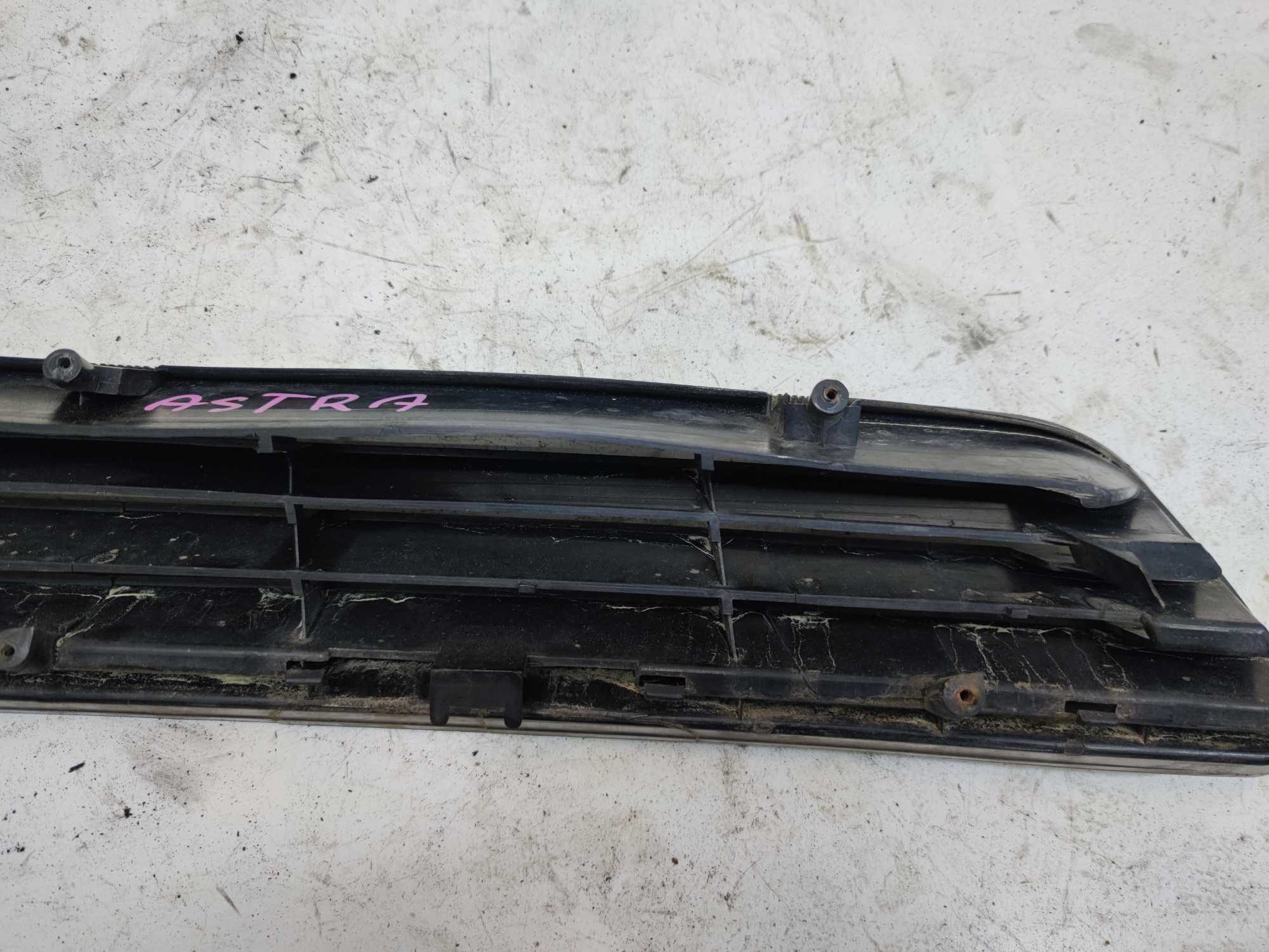Opel Astra G 2 Grill Atrapa Maski
