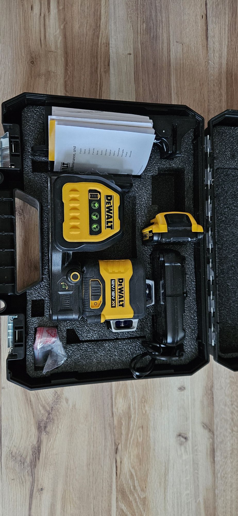 Laser DeWalt DCE089D1G18