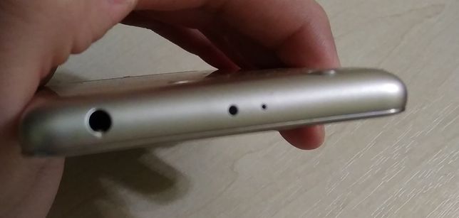 Телефон Xiaomi Redmi 3s