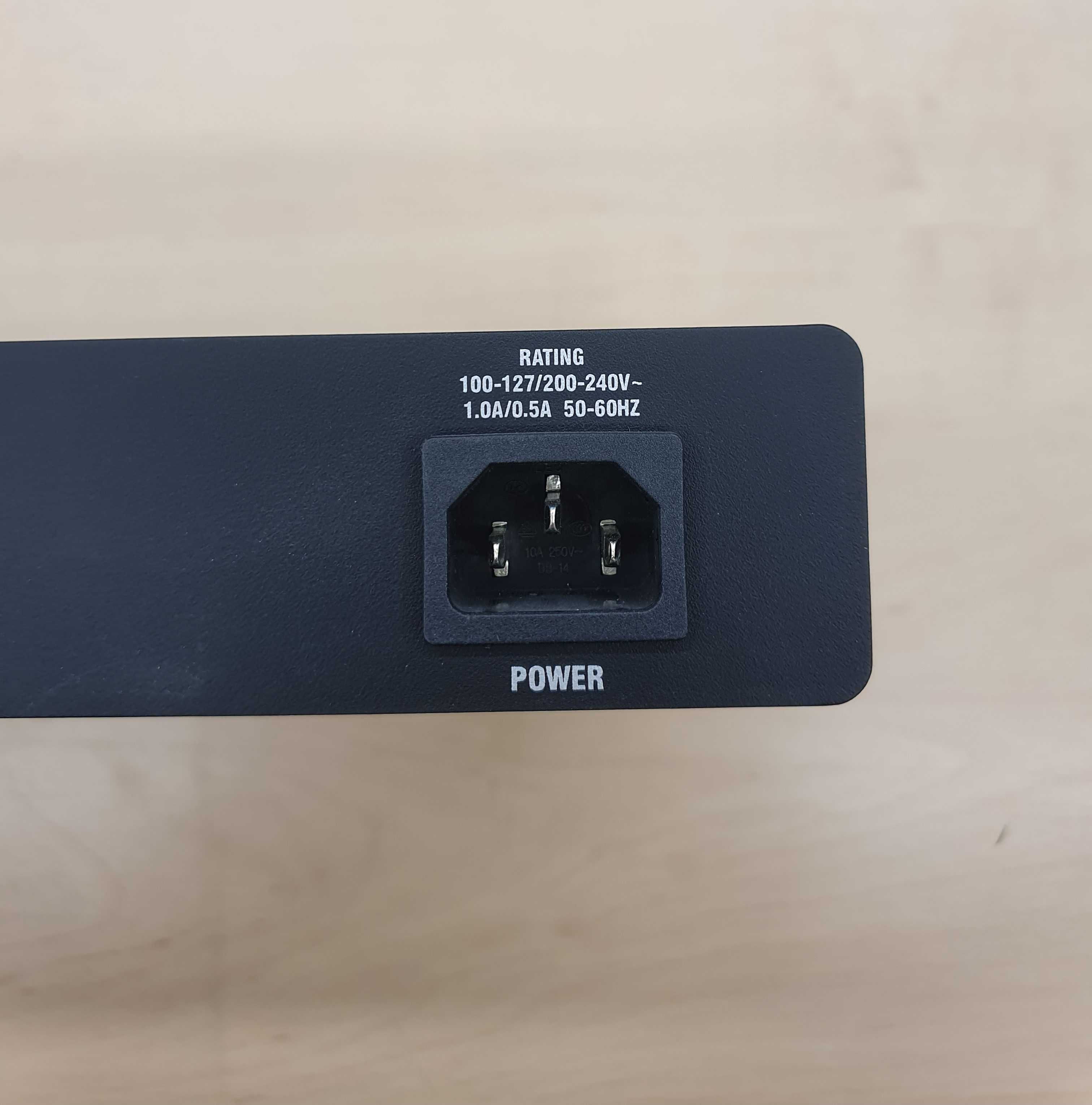 Cisco SR2024 V3 24-portowy przełącznik sieciowy