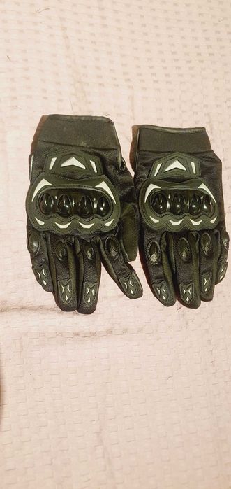 Luvas de moto disponível