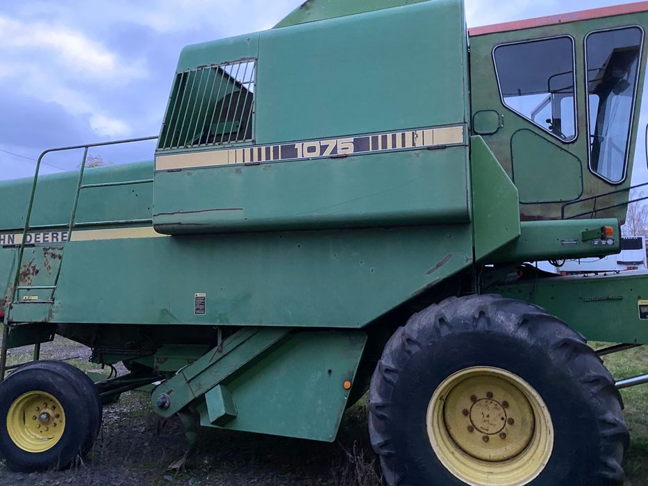 Комбайн зернозбиральний John deere 1075