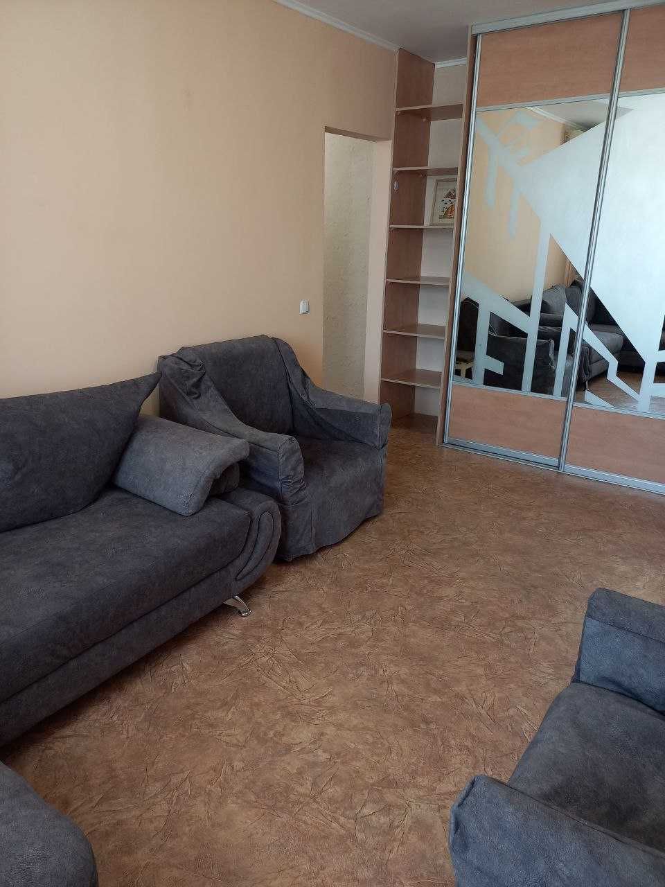 Сдам отличную 1к.кв возле метро Холодная Гора(46000)