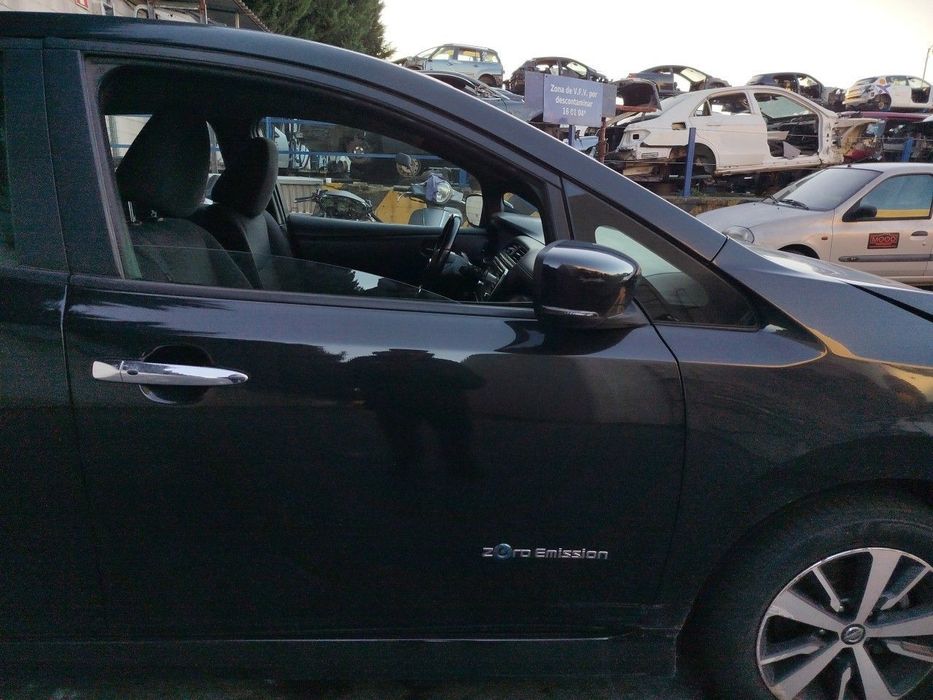 Porta frente direita NISSAN Leaf EV (ZE1)