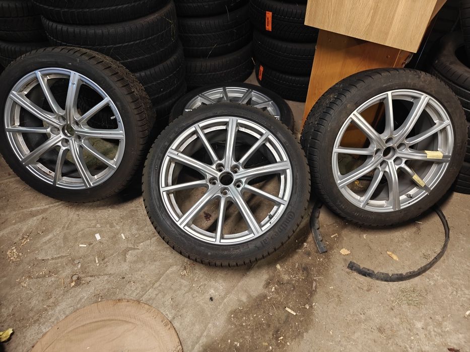Felgi wraz z oponami Audi RSQ3
