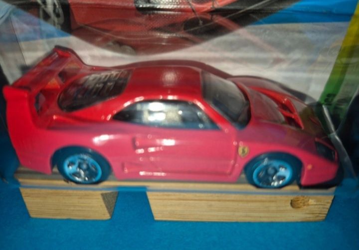 Ferrari f40 competizione hot wheels