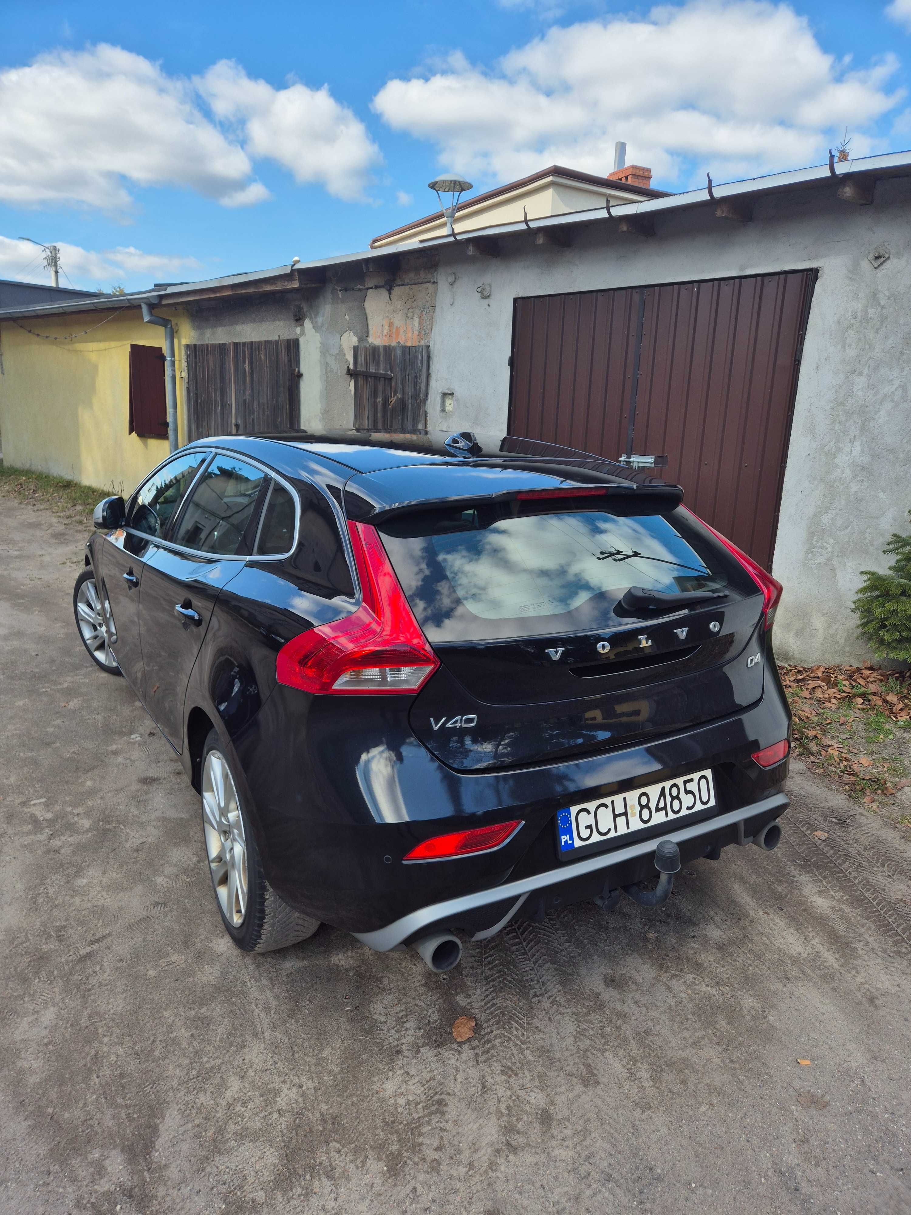 Volvo v40 2014r 2.0 d 190km