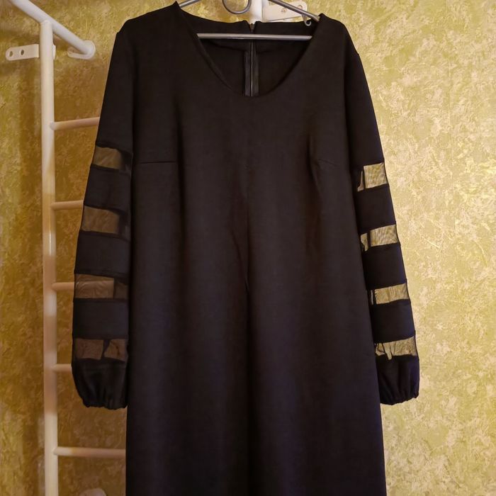 Платье красивое, нарядное, размер 56-58