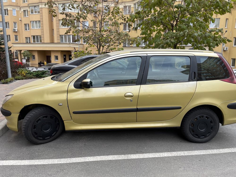 Двигатель Peugeot 206 пежо 206 SV 1.4-16 d 1.4-1.6 бензин Разборка