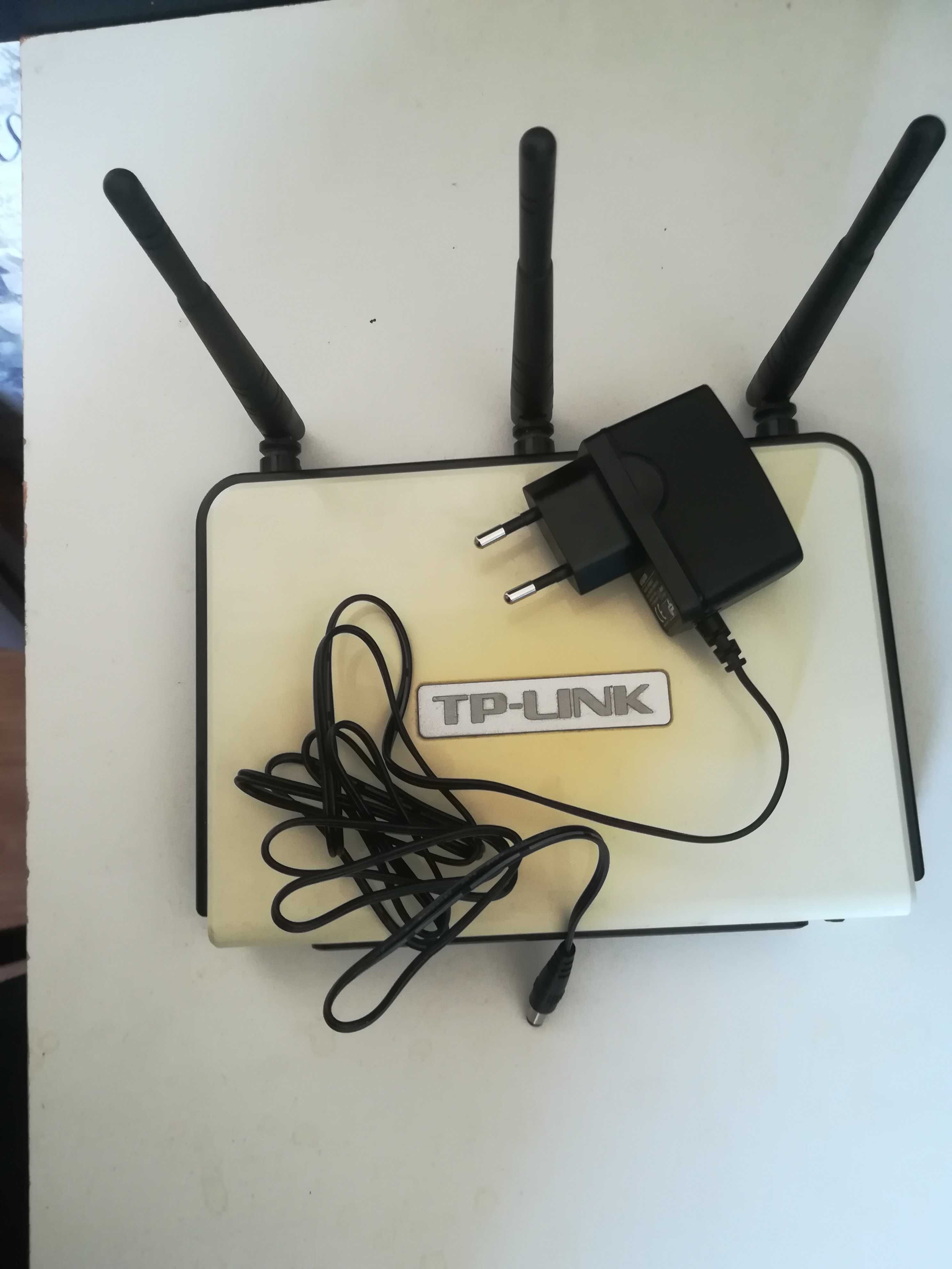 Рабочий роутер TL-WR940N  с новым блоком питания 3 антены