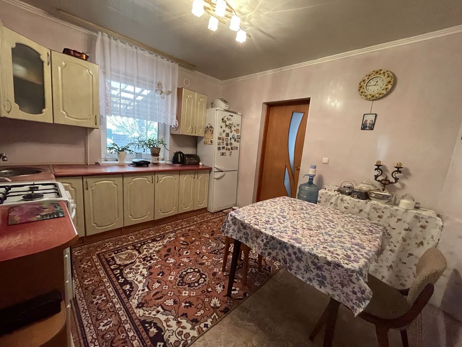 Продаж будинку в центрі міста