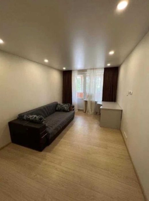 Продам затишну 3к.квартиру, після капремонту, недорого.