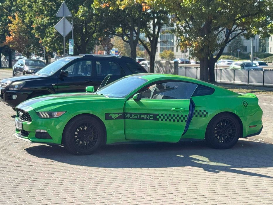 Ford Mustang z 2016 roku 3.7L -Automat