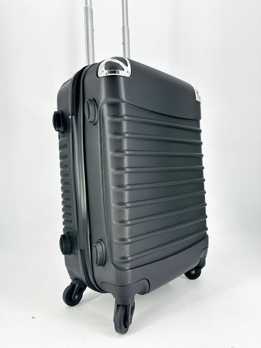 Nowa walizka podróżna podręczna - wysyłka Olx