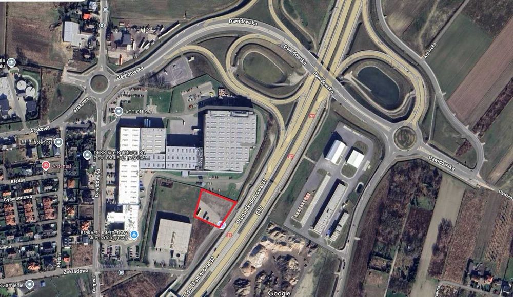 Teren przy węźle S7 blisko lotniska 3200m2 -utwardzony